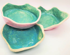 Set of 3 Handmade green/pink small bowls